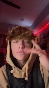 Travis Lightner's Instagram, Twitter & Facebook