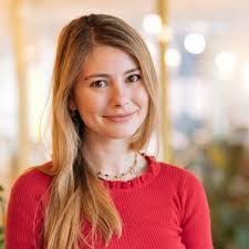 Suzanne Ashman's Instagram, Twitter & Facebook