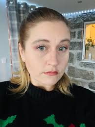 What color to paint office walls to make them less dull?