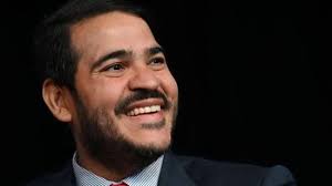 Ex-parceiro de Michael Jackson lança projeto na favela de Santos