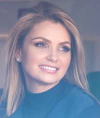 AngélicaRivera cumple 52 años 🥳 La actriz Angélica Rivera llega a sus 52  años de edad 🎂 alejada de las redes sociales, pero no del cariño de sus  fans 🥰 #EnUnClick📱 📷: