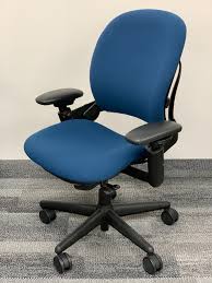 The steelcase leap has a slimmer profile than the steelcase amia. Steelcase Leap V1 In Blue