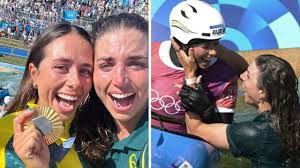 Noemie Fox wins gold kayak cross Olympic gold, jubilant scenes with sister  Jess and family