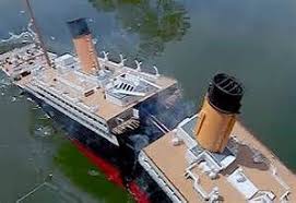 titanic toys that sink and break