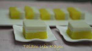 700 gm ubi kayu (parut dan timbang) 250 gm gula kastor 300 ml air 100 ml santan pekat 1/4 tsp pewarna kuning telur 1/4 tsp pewarna lemon yellow 1 tbs tepung jagung (untuk bagi talam kental. Talam Ubi Kayu Mutiara Kitchen