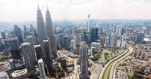 Selain itu , cabaran untuk memastikan ekonomi negara yang kukuh seterusnya dapat menjadikan negara malaysia sebagai negara yang kuat dan akhir sekali cabaran mengekalkan persefahaman antara kaum di malaysia. Malaysia Perlu Jadi Negara Berteknologi Tinggi