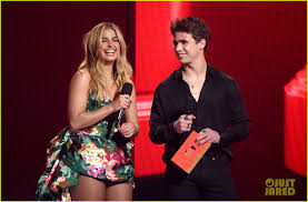 He's All That' Stars Addison Rae & Tanner Buchanan Kiss At MTV Movie & TV  Awards 2021!: Photo 1312053