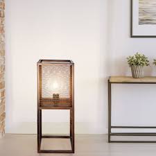 Ce pied pour lampe de table à douille e27 et de classe d'étanchéité ip44 convient pour de nombreux luminaires. Lampe De Table De Chevet Vintage En Treillis De Cuivre Design Lampe Laterale De Lecture Eclairage Du Salon Globo 15376t Etc Shop Lampes Mobilier Technologie Tout D Une Source Etc Shop