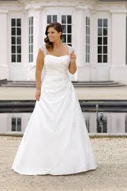 Brautkleider Xxl Hochzeitskleider Xxl By Ladybird Brautmoden Kleider Hochzeit Brautmode Hochzeitskleid
