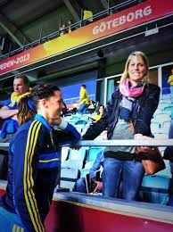 Lotta schelin's speech after receiving the honorary award at fotbollsgalan 2018. Lesbian Athlete Couples Couples In Which One Or Both Are Athletes Page 42 The L Chat