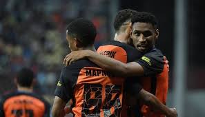 Шахтар зі стартовим свистком запропонував настільки високий. Shahtar Ingulec 4 0 Tekstova Translyaciya