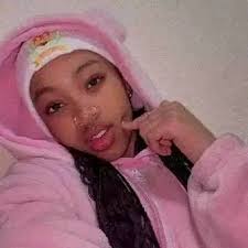 Happy birthday beautiful twins. I wish you long life.