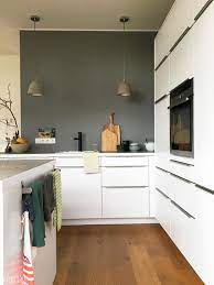 mal janz flott ein blick in die kuche wand grau kuche holzboden wohnung kuche wand kuche