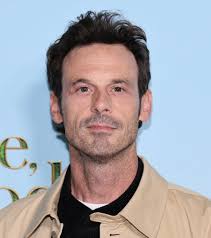 Andrew Scott & Scoot McNairy : r/totallylookslike