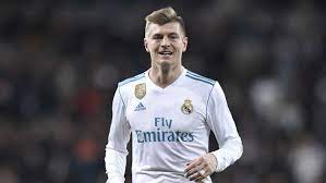 هاجم الألماني توني كروس لاعب وسط ريال مدريد أفكار الاتحاد الدولي لكرة القدم والاتحاد الأوروبي بشأن إقامة بطولات جديدة تستنزف اللاعبين بدنيا، حسب وجهة. Ø±ÙŠØ§Ù„ Ù…Ø¯Ø±ÙŠØ¯ ÙŠØµØ¯Ø± Ø¨ÙŠØ§Ù†Ø§ Ø·Ø¨ÙŠØ§ Ø¨Ø´Ø£Ù† Ø¥ØµØ§Ø¨Ø© ØªÙˆÙ†ÙŠ ÙƒØ±ÙˆØ³ Rt Arabic