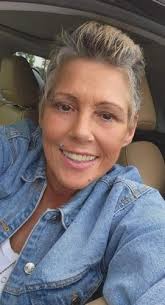 Leah Howe's Instagram, Twitter & Facebook