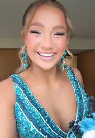 Because @madelyn shea💙 looks like THIS in @Portia & Scarlett 💃🏼