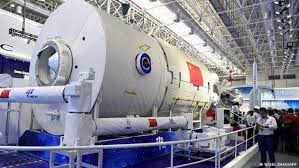 Hace algunos días, china envió con éxito el módulo central de su estación espacial. Cohete Chino Que Regresa A La Tierra Caera Muy Probablemente En El Pacifico Actualidad Dw 05 05 2021
