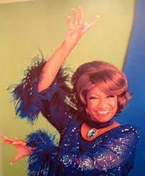 Celia Cruz Was The Queen Of Salsa Dancing I Like This Pic Cause This Shows Here In A Pose Typical Of Salsa Dancing Celia Cruz Salsa Dancing Cruz