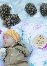 Irwin announced the birth of daughter, grace warrior irwin powell, on march 25 (which also happens to be the couple's first. Bindi Irwin Gifts Daughter Her First Khakis To Celebrate Her Turning One Month New Idea Magazine