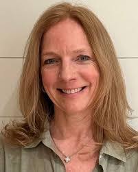 Sandy Manley's Instagram, Twitter & Facebook