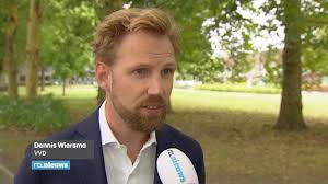 Dennis is related to tricia wiersma and jeremy duane wiersma as well as 3 additional people. Dennis Wiersma Twitterren Vanavond Reageerde Ik Bij Rtl Op Het Nieuws Dat Voortvluchtige Criminelen Alsnog Een Uitkering Opeisen Waanzin Natuurlijk Je Straf Ontlopen Maar Als Bonus Een Uitkering Toe Foortvanoosten En Ik