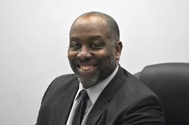 Column: Incoming Park Forest mayor pledges return to community-based  meetings