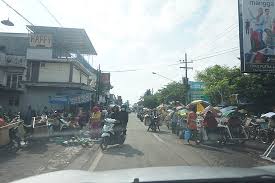 Kamu harus bersyukur hidup di dunia yang indah ini karena kamu di beri anugerah untuk melihat betapa indahnya pemandangan yang ada di seluruh penjuru dunia maupun pemandangan yang berada di. Suasana Seputar Kota Banyuwangi Picture Of Banyuwangi East Java Tripadvisor