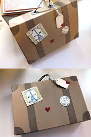 Meine Freundin Silke War Gestern Zum Basteln Bei Uns Fur Ein Hochzeitsgeschenk Wollte Sie Gerne Einen Geschenk Beste Freundin Basteln Geschenke Koffer Basteln