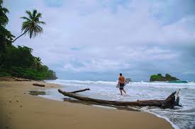 7 Best Surf Towns in Costa Rica - Gathering Waves