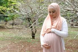 Namun, ada juga beberapa ibu hamil yang malah mengkonsumsi makanan dalam jumlah atau porsi yang lebih banyak atau besar dari sebelumnya. 5 Kegiatan Berpahala Bagi Ibu Hamil Menyusui Di Bulan Ramadan