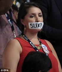 Bernie Sanders delegate Yolanda Gonzalez screams 'lock her up!' at DNC
