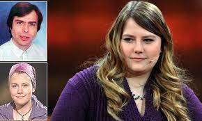 Ihr entführer, der nachrichtentechniker wolfgang přiklopil, bringt das mädchen in sein haus nach strasshof in niederösterreich. Natascha Kampusch Reveals She Was Attacked By Wolfgang Priklopil Daily Mail Online