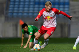 Born 21 july 2000), is a norwegian footballer who plays as a striker for red bull salzburg in austrian football bundesliga.2. Erling Braut Haaland