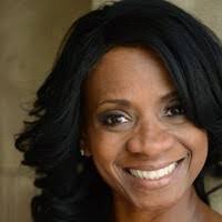 Elisa Perry's Instagram, Twitter & Facebook