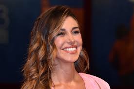 Belen rodriguez a canzone segreta per 100mila euro? Belen Rodriguez Cachet Allucinante Numeri Mai Visti Scoppia La Polemica