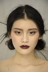 Dark eyebrows makes your face interesting. Pin On Hair And Makeup