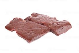 fígado bovino cru em fundo branco 5431249 Foto de stock no Vecteezy