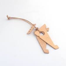 ヌメ革 生成り の折りたたみスマホスタンド zaza ざざ iichi ハンドメイド クラフト作品 手仕事品の通販 スマホスタンド ハンドメイド ハンドメイドクラフト