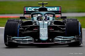 Sebastian vettel wins a dramatic australian grand prix after leapfrogging lewis hamilton during a safety car period. Vettel Says Ciao To Red As He Hits The Track In Green Grand Prix 247