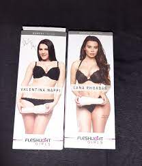 I am really addicted to the Fleshlight girls, just after getting both  Adriana and the ass from Lana, I bought again two new with the pussy  version of Lana and Valentina ^^