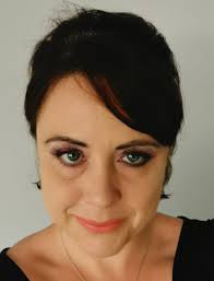 Anna Ueltgesforth, in Amorbach gestrandete Rheingauerin, hatte immer eine  tierische Bühnenangst. Als Sprachwissenschaftlerin hat sie sich schon immer  mit großer Leidenschaft für Dramen interessiert, aber eine Rolle zu  übernehmen, wäre für sie