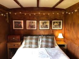 عربة قطار تحولت إلى بيت أنيق للعطلات ينافس الفنادق صور اليوم السابع