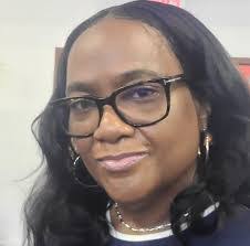 Karissa Bell's Instagram, Twitter & Facebook