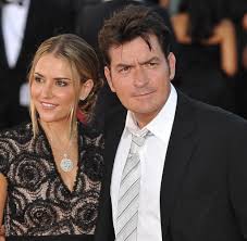 Denise richards, 50, and charlie sheen, 55, may no longer be romantically involved but they put their differences aside to celebrate one of their two daughters. Hausliche Gewalt Charlie Sheen Der Mann Mit Den Zwei Gesichtern Welt