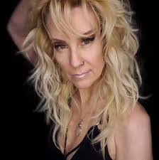 Barbara Elwell's Instagram, Twitter & Facebook