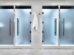 Epingle Par Derek Johnson Sur Fitness Center Porte Salle De Bain Salle De Sport Paroi De Douche