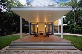 Emily followill while most pergolas are designed to be at least partially open to the sky, they can also be integrated into the roof structure of the house. 24 Covered Deck Design Ideas