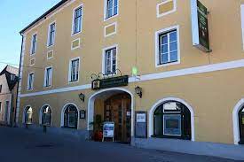 Der 270 jahre alte winzergasthof gegenüber von dürnstein, früher als „jankerlkeller bekannt, wurde von grund auf saniert. Outside Hotel Restaurant Rossatz 8 Picture Of Hotel Restaurant Rossatz 8 Rossatz Tripadvisor