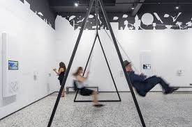 Deze sightseeingtour stelt u in staat om drie eilanden in de venetiaanse lagune in een halve dag te bekijken. Jocurile Din CopilÄƒria Romanilor Au Cucerit Europa È™otronul VedetÄƒ La Bienala De ArhitecturÄƒ De La VeneÈ›ia Incont Stirileprotv Ro